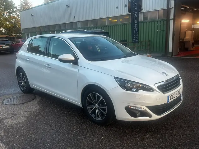Peugeot 308 1.6 BlueHDi 120 HK - ALLURE - KAMREM BYTAD 2024